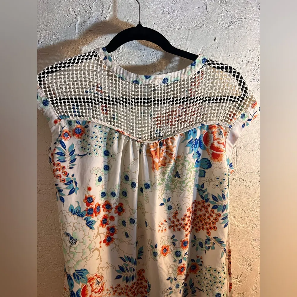 Daniel Rainn Orange and Blue Asymmetrical Cap Sleeve Blouse w crochet accents - Image 8