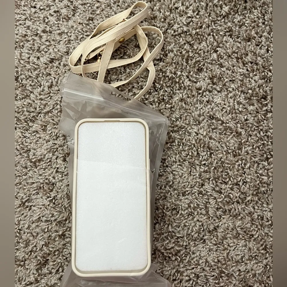 NWT iPhone 15 Plus Cream 3D Tulip Zip Pocket Crossbody Phone Case Purse - Image 9