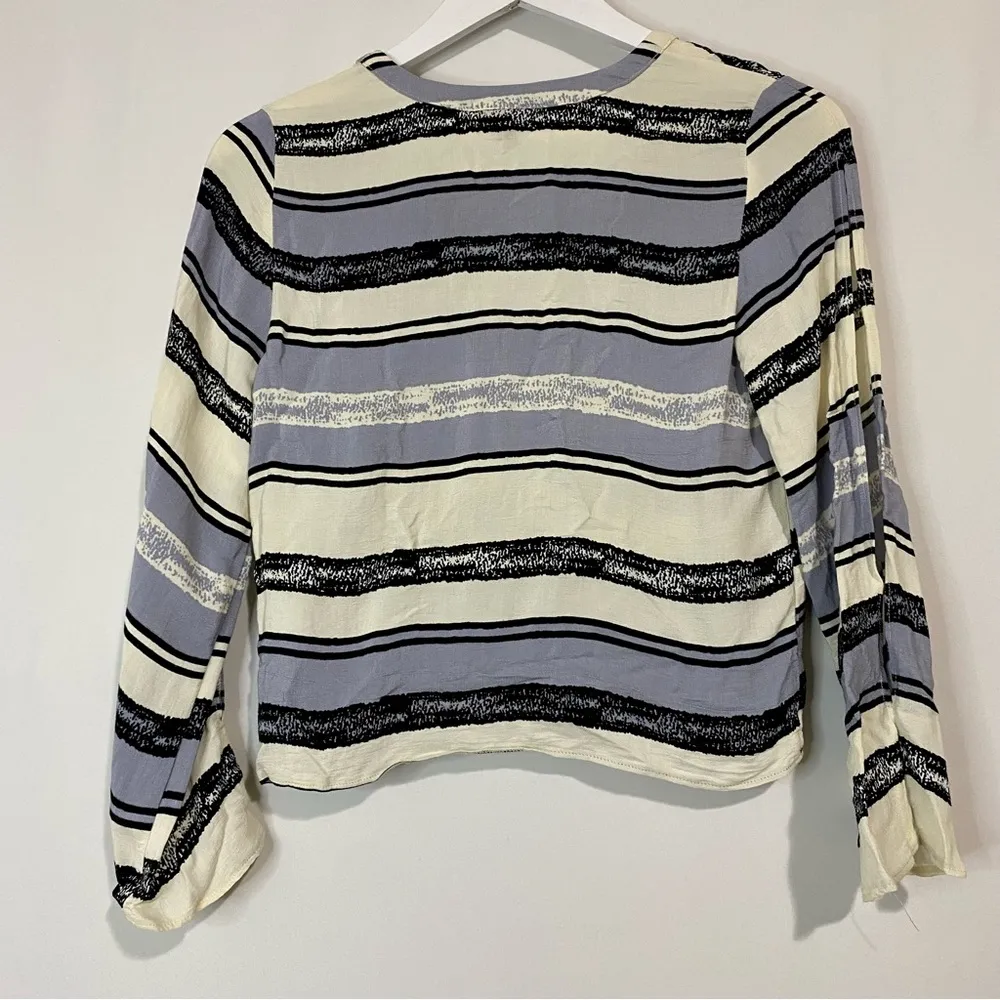 Topshop Women’s Button Up Striped Cut Out Sleeve Cropped Blouse Blue & Cream 2 - Image 8