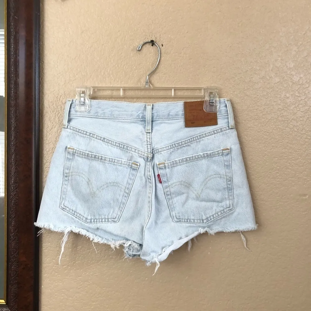 Levi’s Butterfly Buttons Denim Shorts Size 25 - Image 2