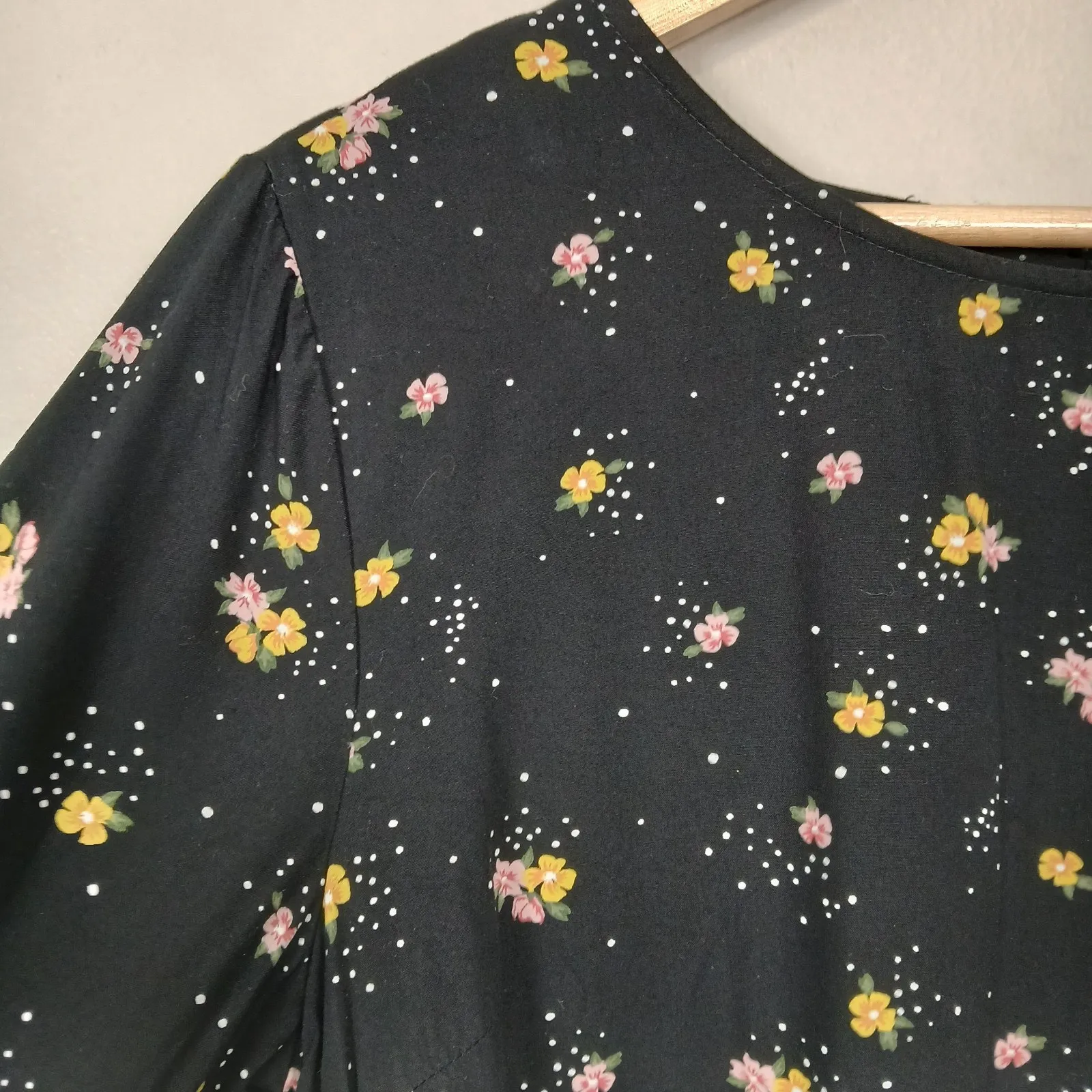 Old Navy Women's Black Floral Print Ruffle Sleeve Mini Dress Size M - Image 3