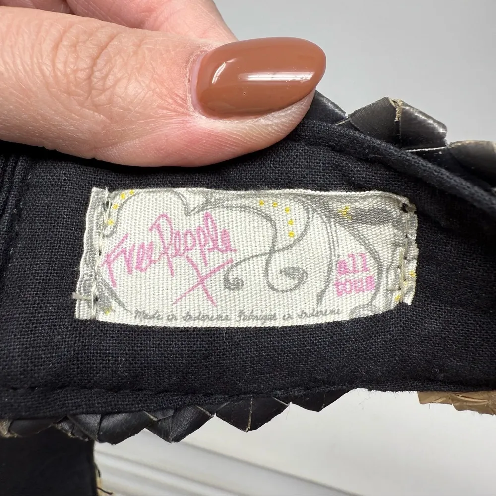 Free People Black and Tan Woven Straw Sun Visor Hat OS Vacation Resortwear Beach - Image 3