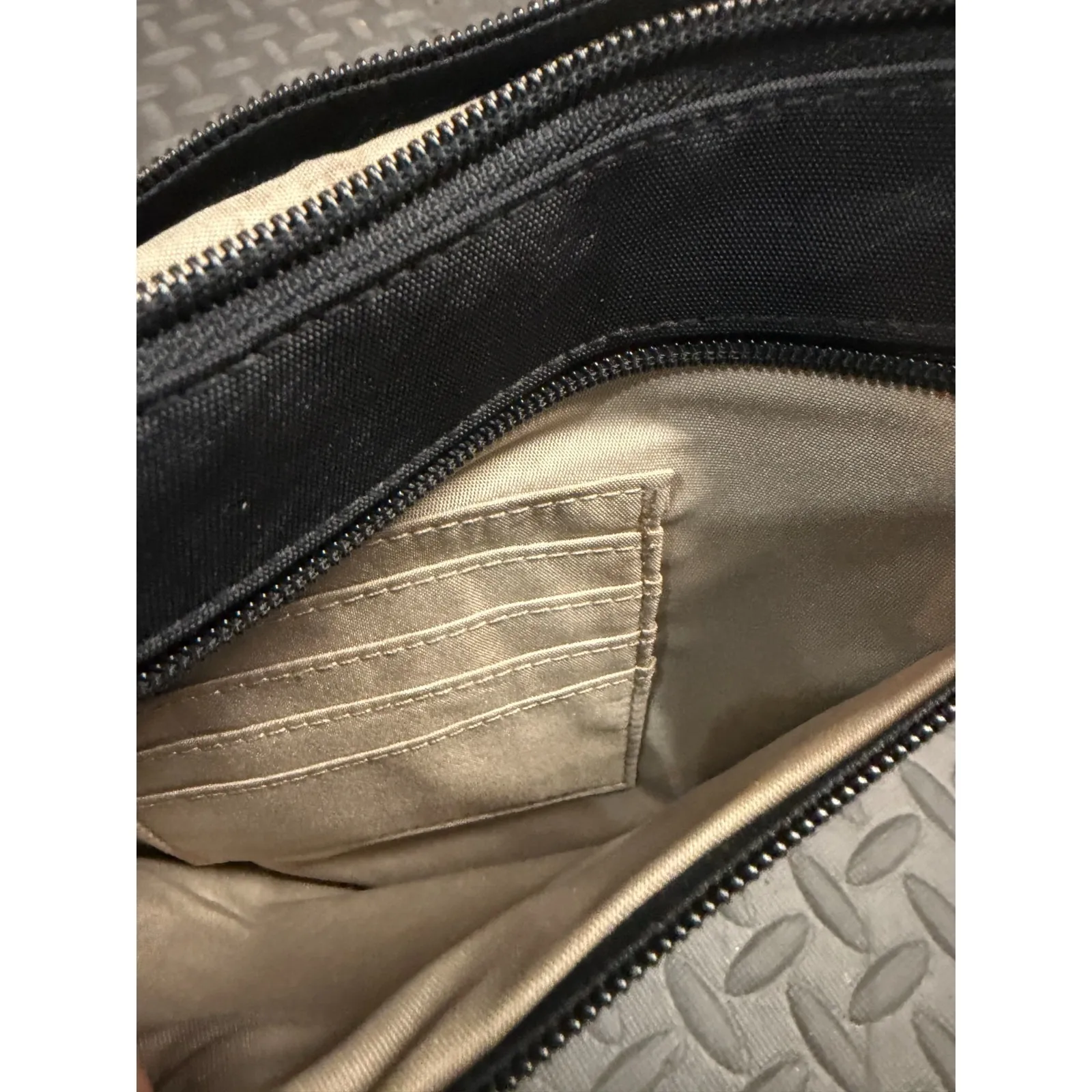 Baggallini Sling Crossbody Shoulder Travel Bag Black Nylon Purse Tote Backpack - Image 10