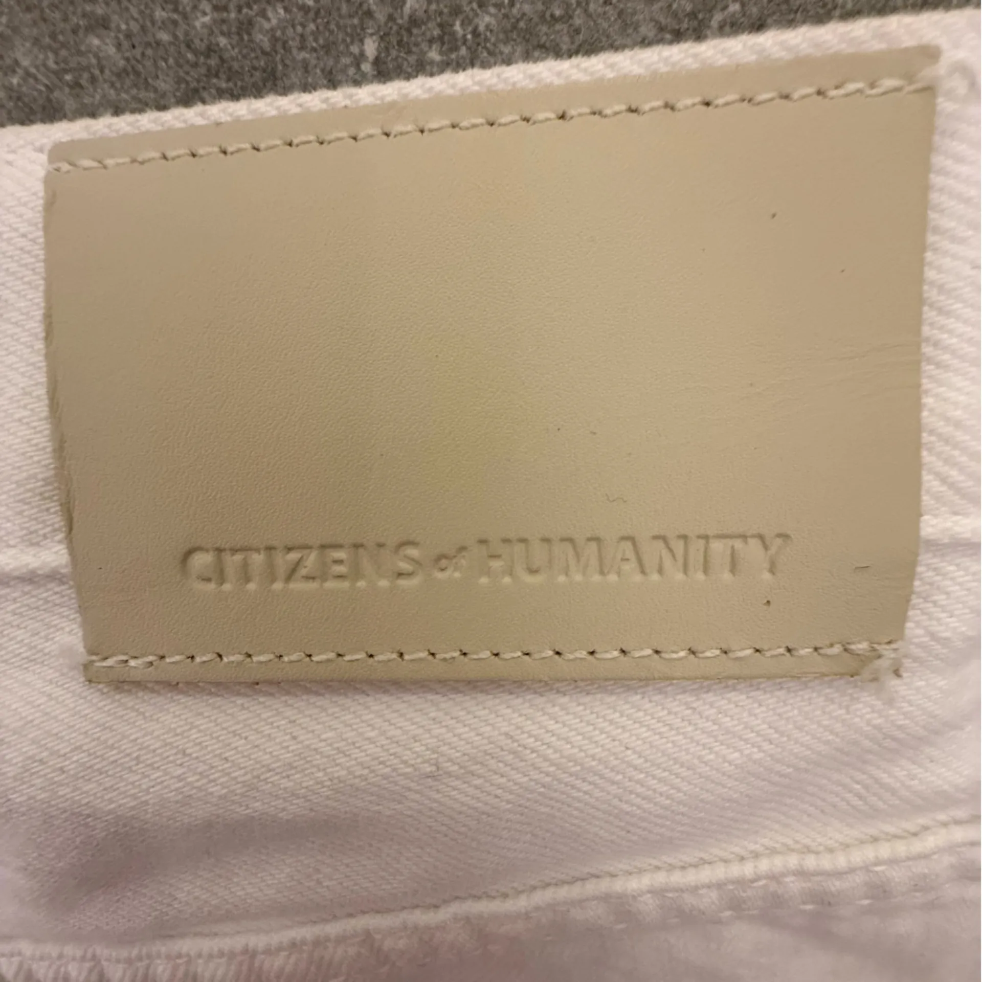 Citizens of Humanity Marlow High Rise White Denim Cutoff Shorts Size 24 NWOT - Image 11