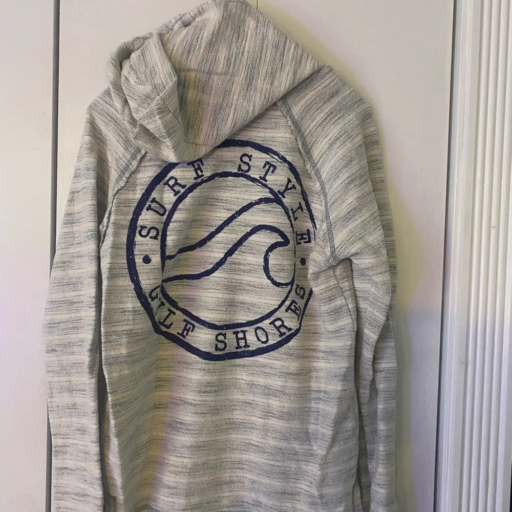 Gulf Shores Distrssed Gray V-Neck Sweater Hoodie NWOT - Image 3