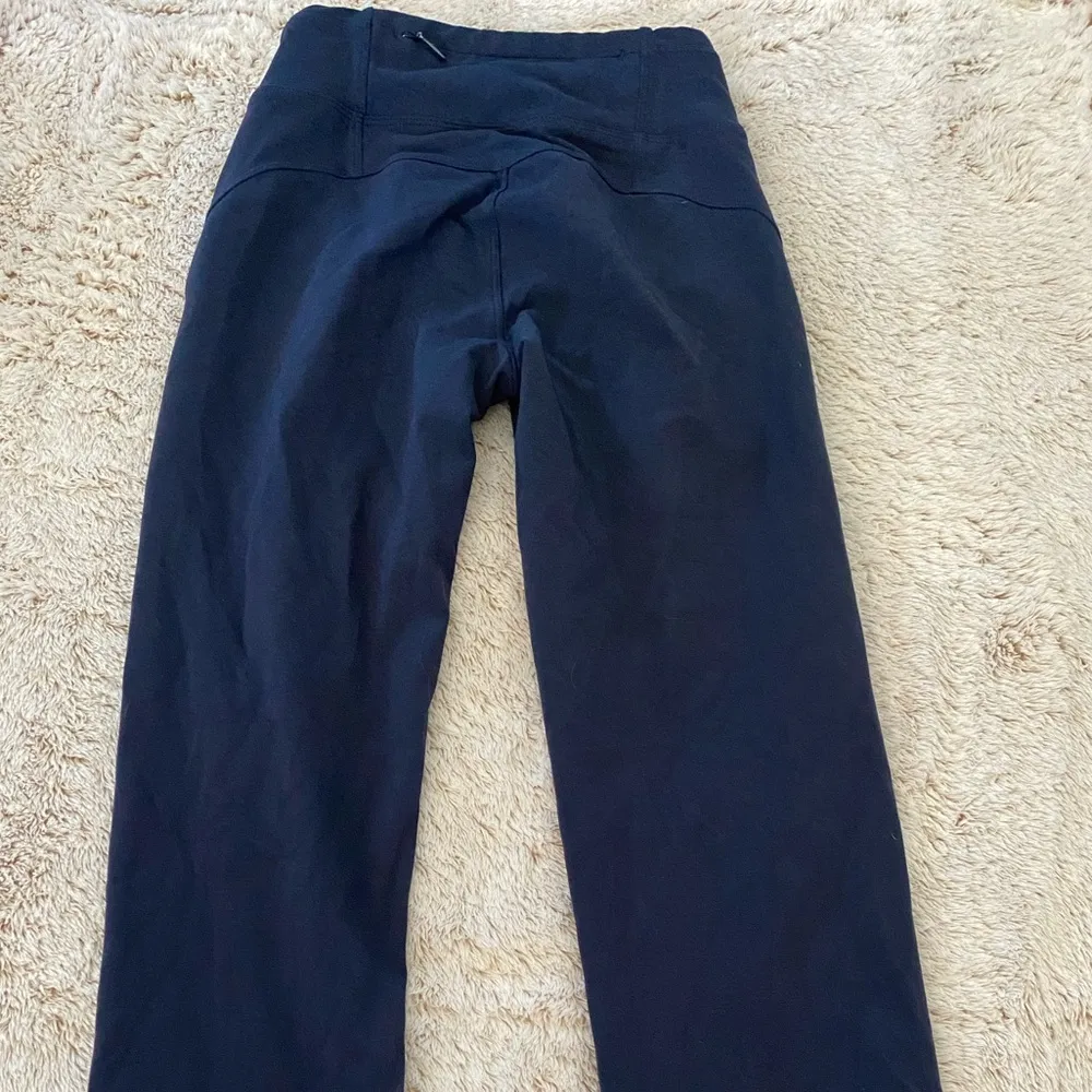 Athleta 591437 Metro Crop Kick Flare Pant - Image 5