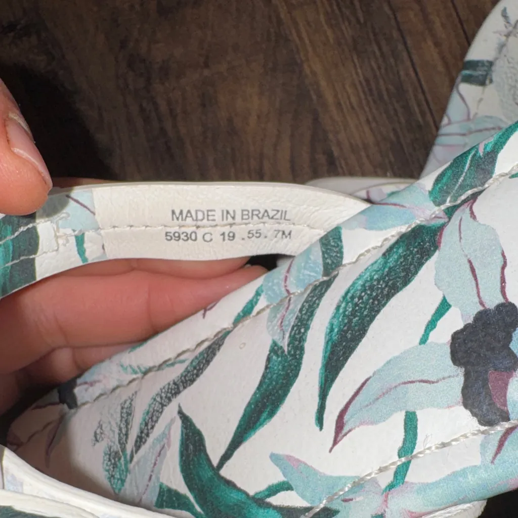 Tory Burch Cream and Green Patterned Sandals - Image 13