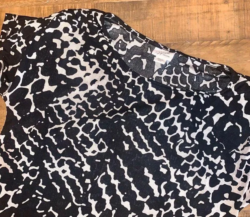 Collection Black White Stretch Top, Medium - New! - Image 5