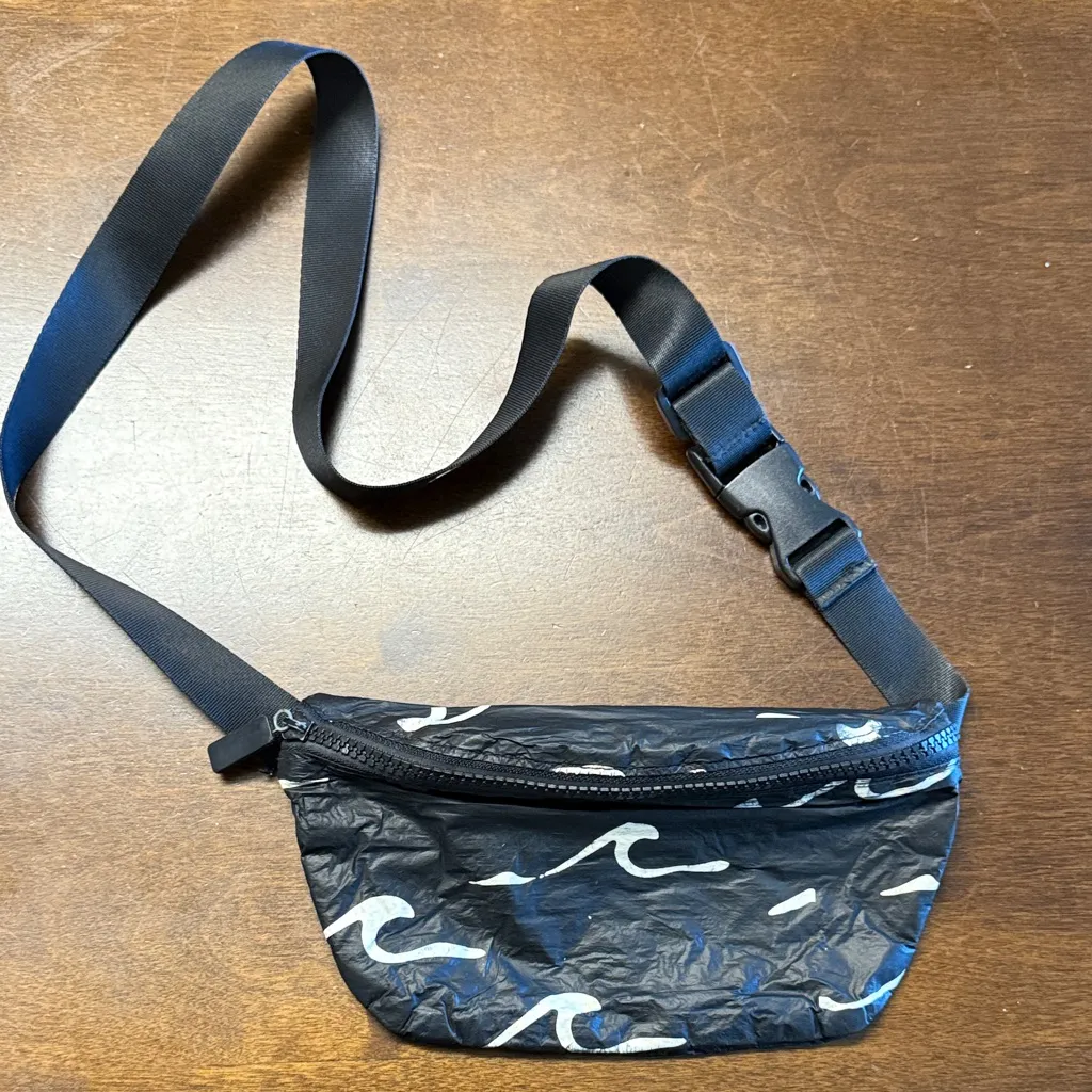 Aloha Collection Mini Hip Pack Seaside Wave Black - Image 2