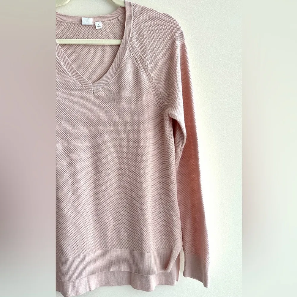 GAP Blush Pink V-Neck Women's Sweater, High-Low Lightweight Knit Sweater, Med - Image 4