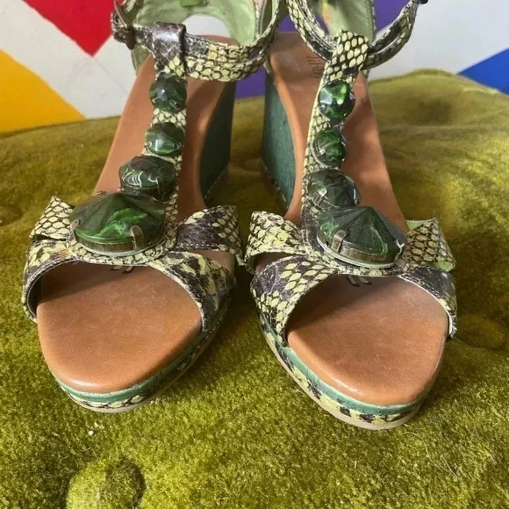 Libby. Edelman 6.5 W wedge jeweled heel‎ snake skin green super cute! - Image 4