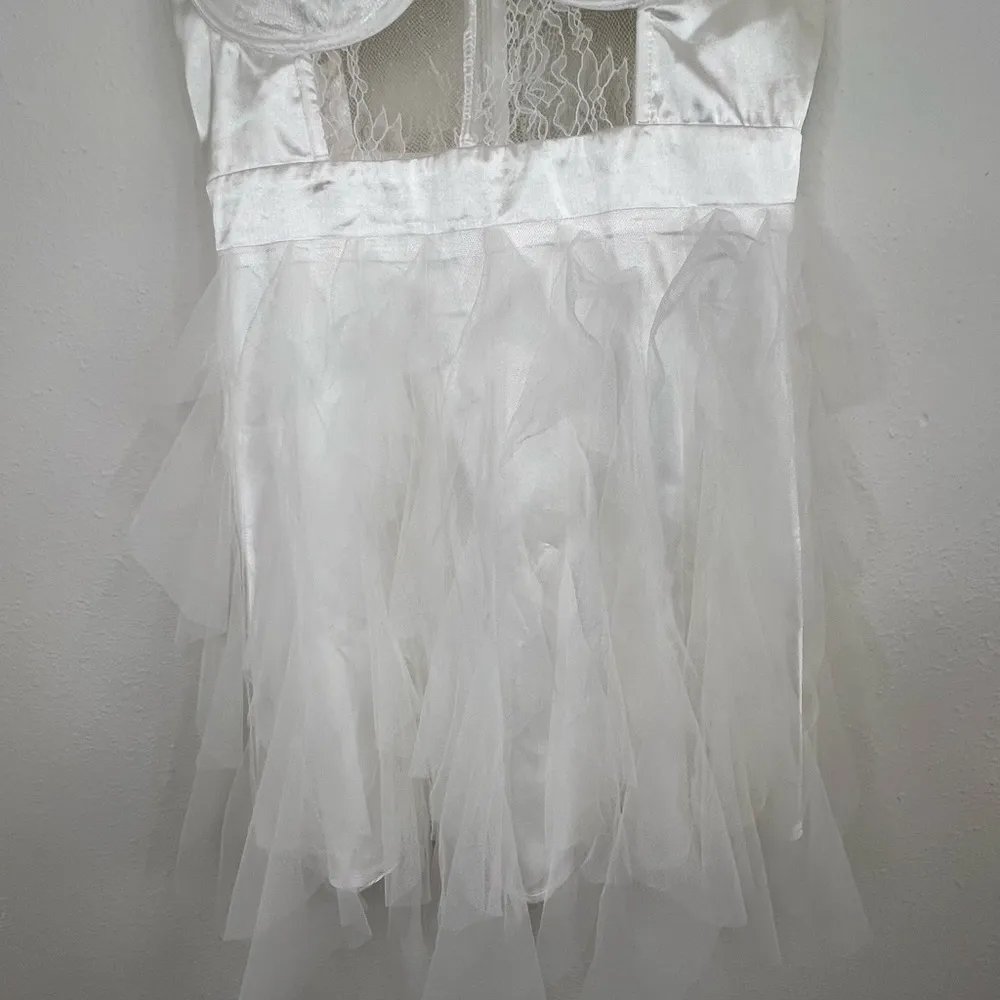 Lulu’s Women’s White Satin and Tulle Mini Dress Size Medium Bustier Style 32” - Image 5