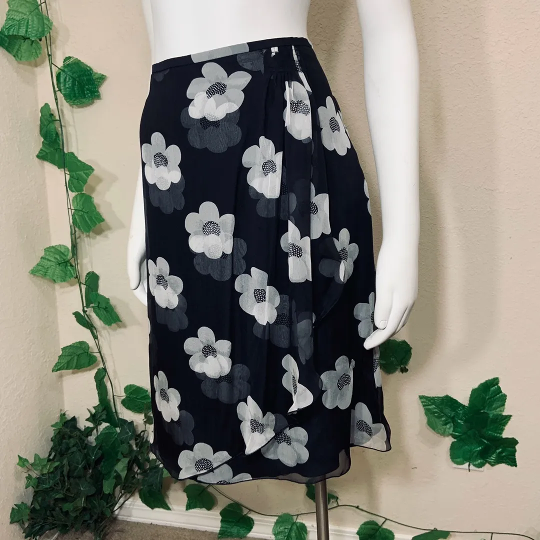 Armani Collezioni New Floral Silk Skirt - Image 5