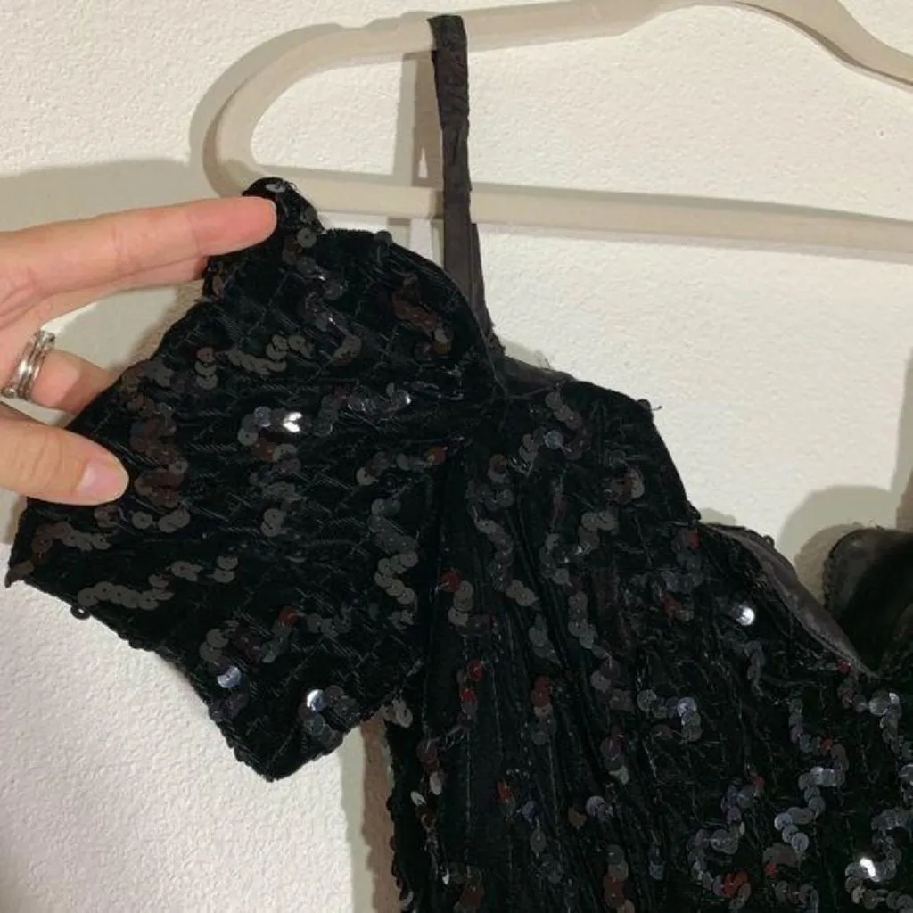 Vintage Zum Zum Black Dress Size Small Velvet Sequin Metallic Short Sleeves - Image 3