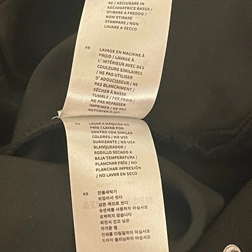 Elfric Eden
Oversized Black Spider Graphic Hoodie Size L - Image 16