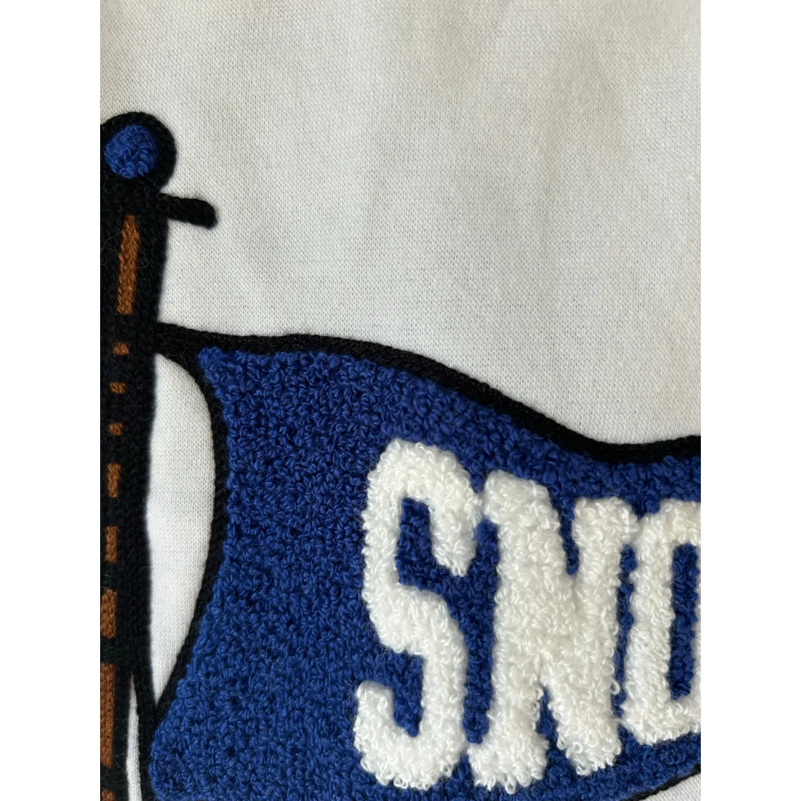 Peanuts Snoopy white crewneck sweatshirt womens S NWT - Image 9