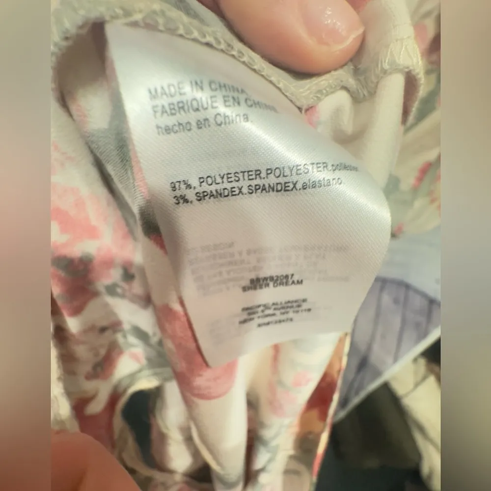 Bebe Sheer Dream Floral Short Sleeve Romper size 10 NWT - Image 13