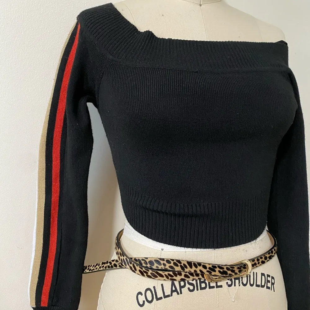 LF Cropped Off the shoulder Sweater - Image 3