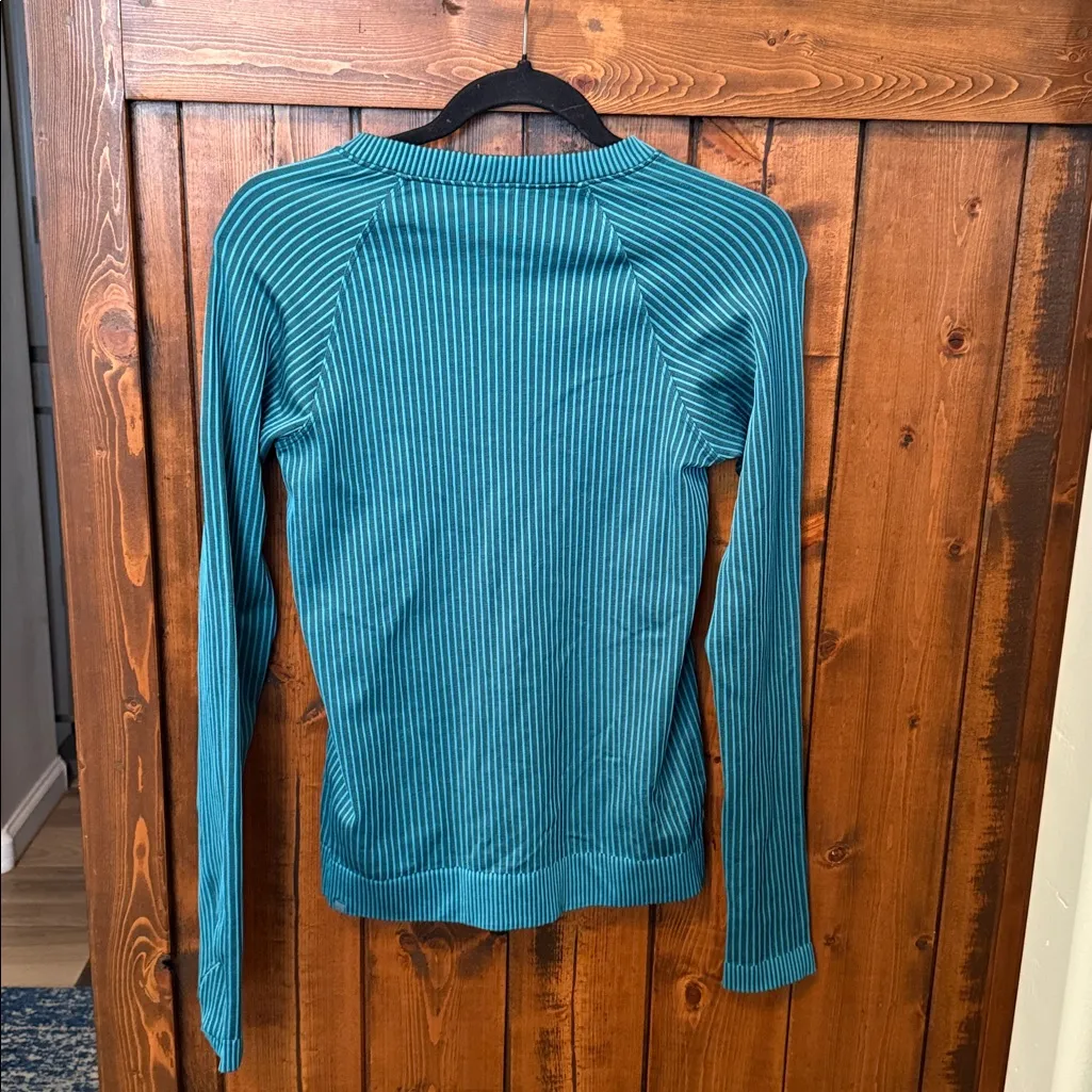 Lululemon Rest Less Pullover, Size 6 - Image 6