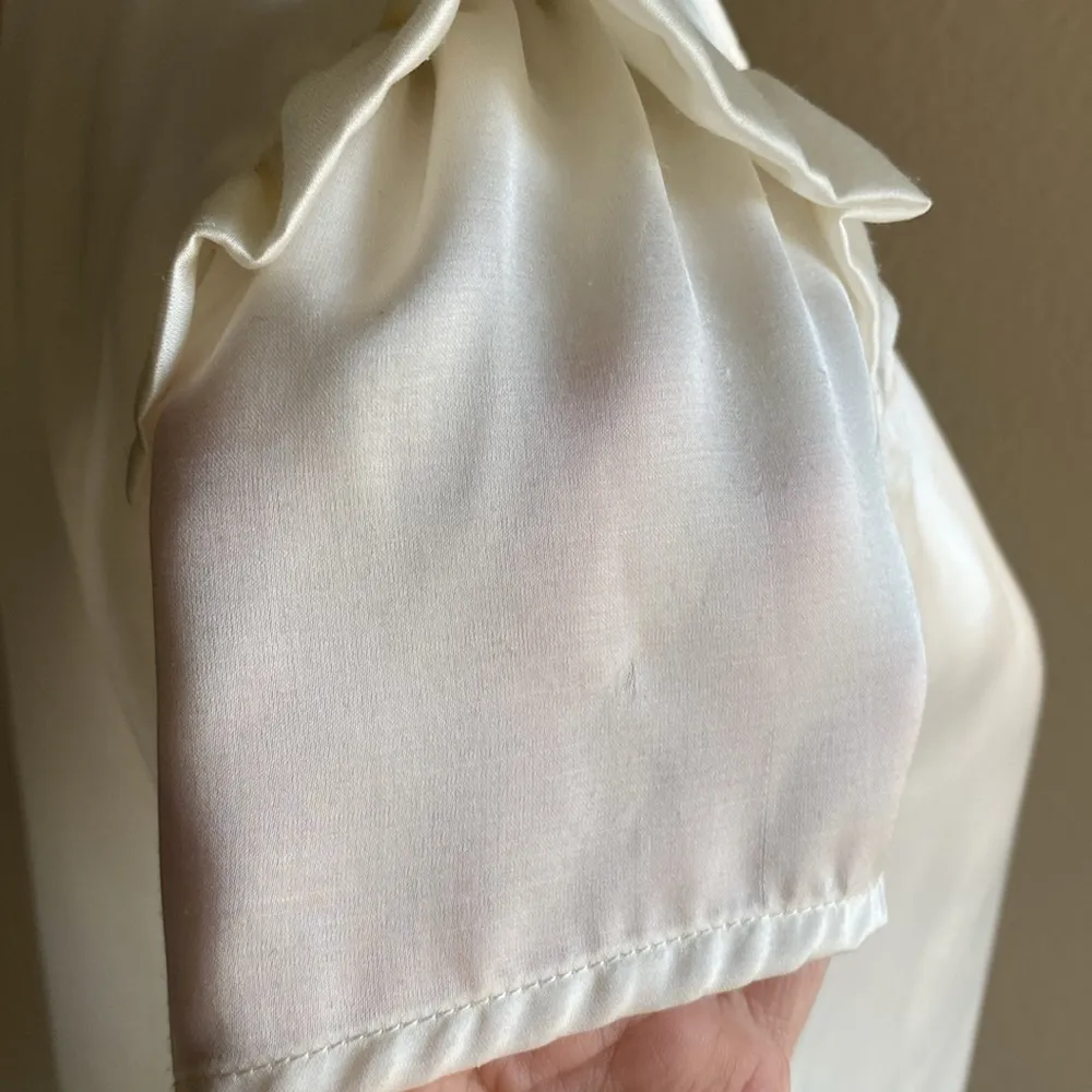 Cream satin like preppy croquette top medium - Image 6