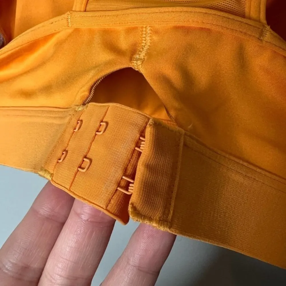 Gymshark Women's Mesh Back Training Sports Bra Orange medium support size Small - Image 7