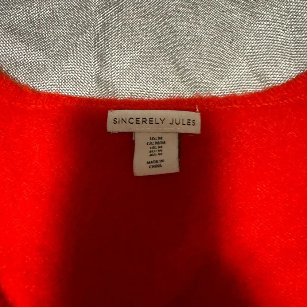 Sincerely Jules Red V - Image 3