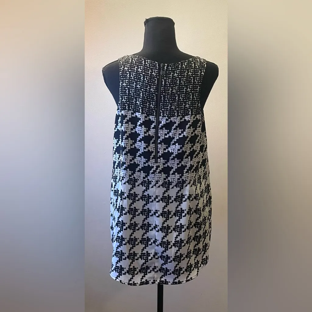 CAbi- Black and White Houndstooth Tank Top Size M - Image 5