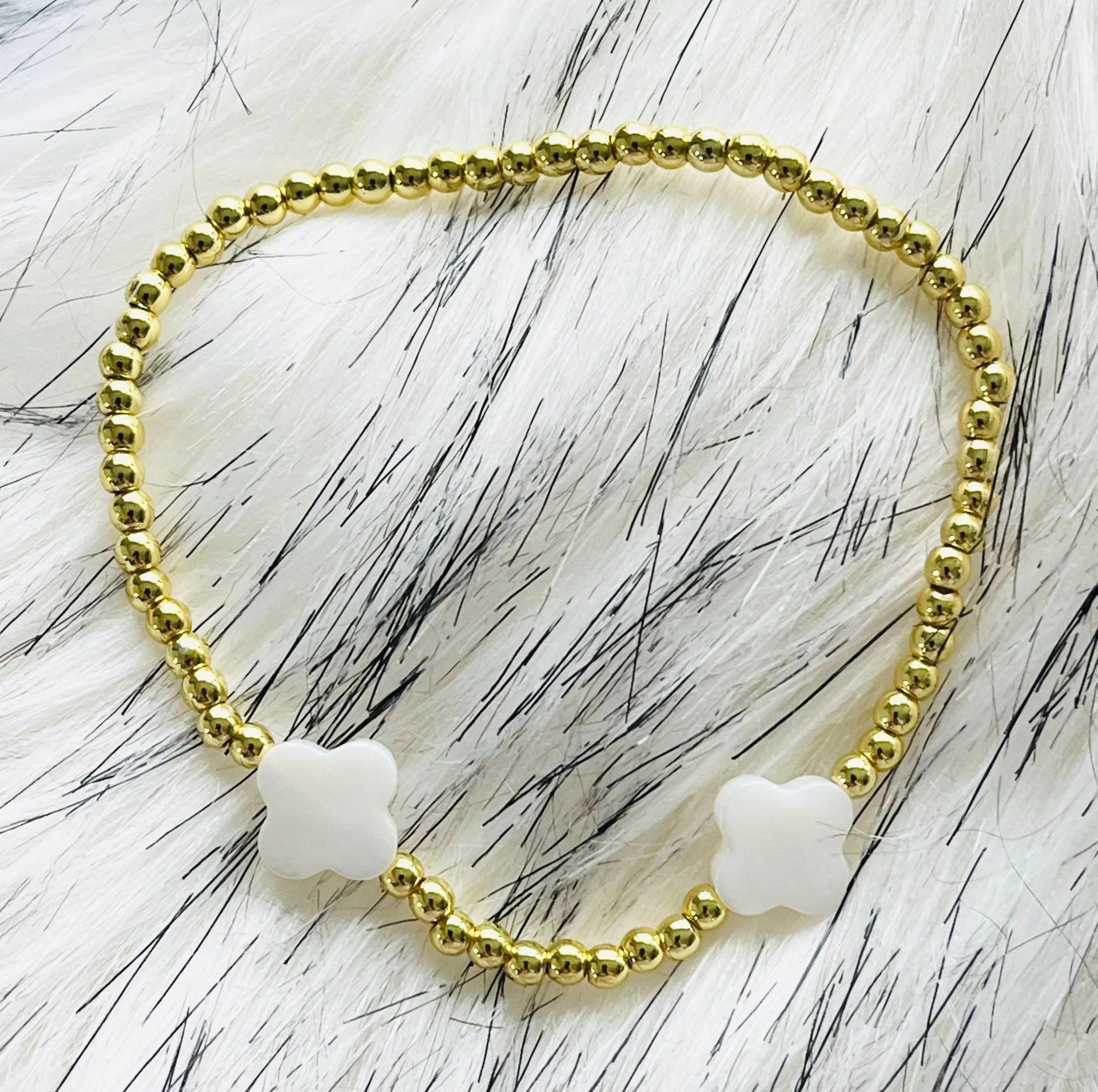 Tarnish Resistant Clover Bracelet Gold - Image 2