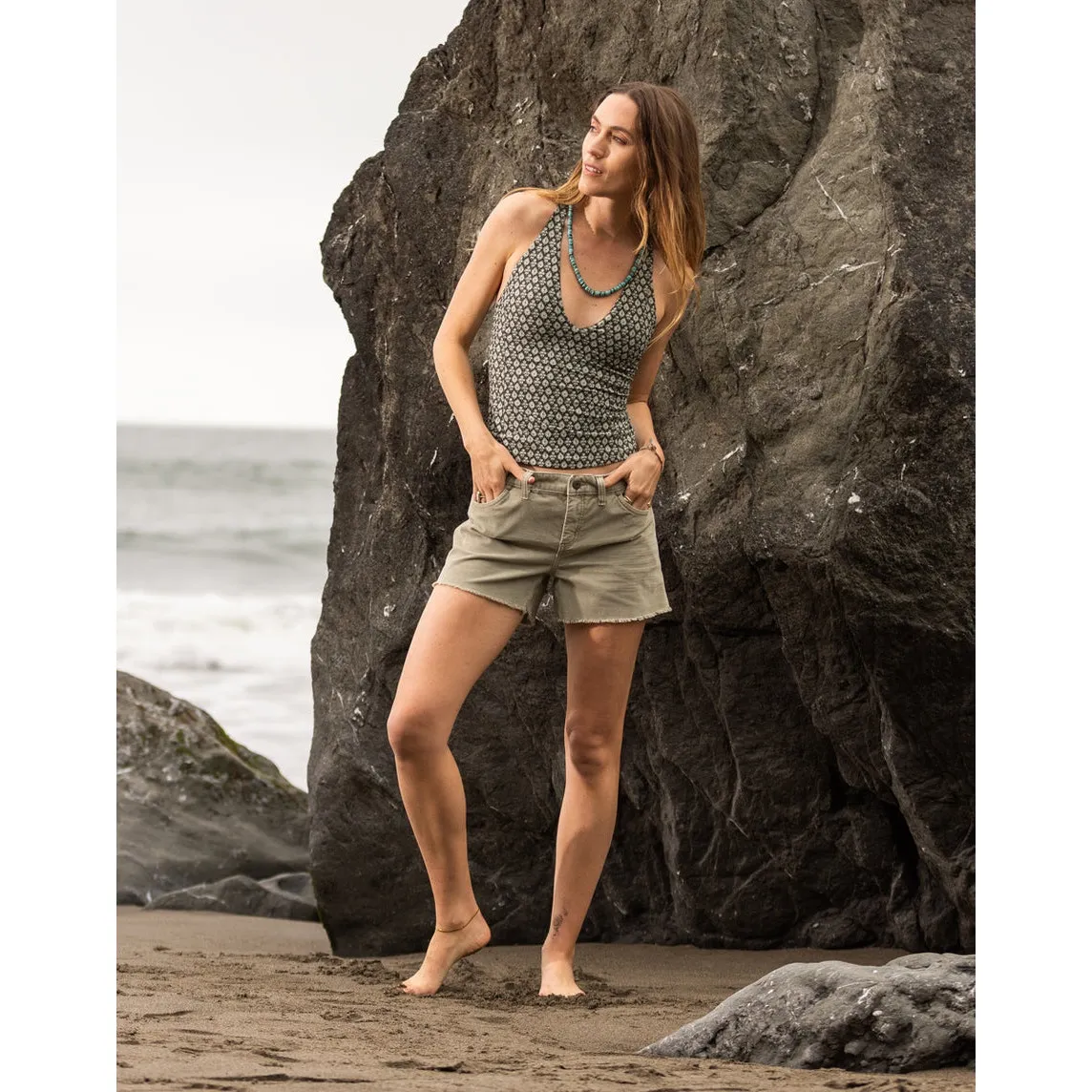 Carve Designs Oahu Stretch Corduroy Cut Off  Frayed Shorts Olive Green womens 8 - Image 2