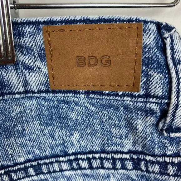 BDG High Rise Shorts 26 Acid Wash Dree‎ Cheeky Fray Hem 5 Pocket Denim - Image 5