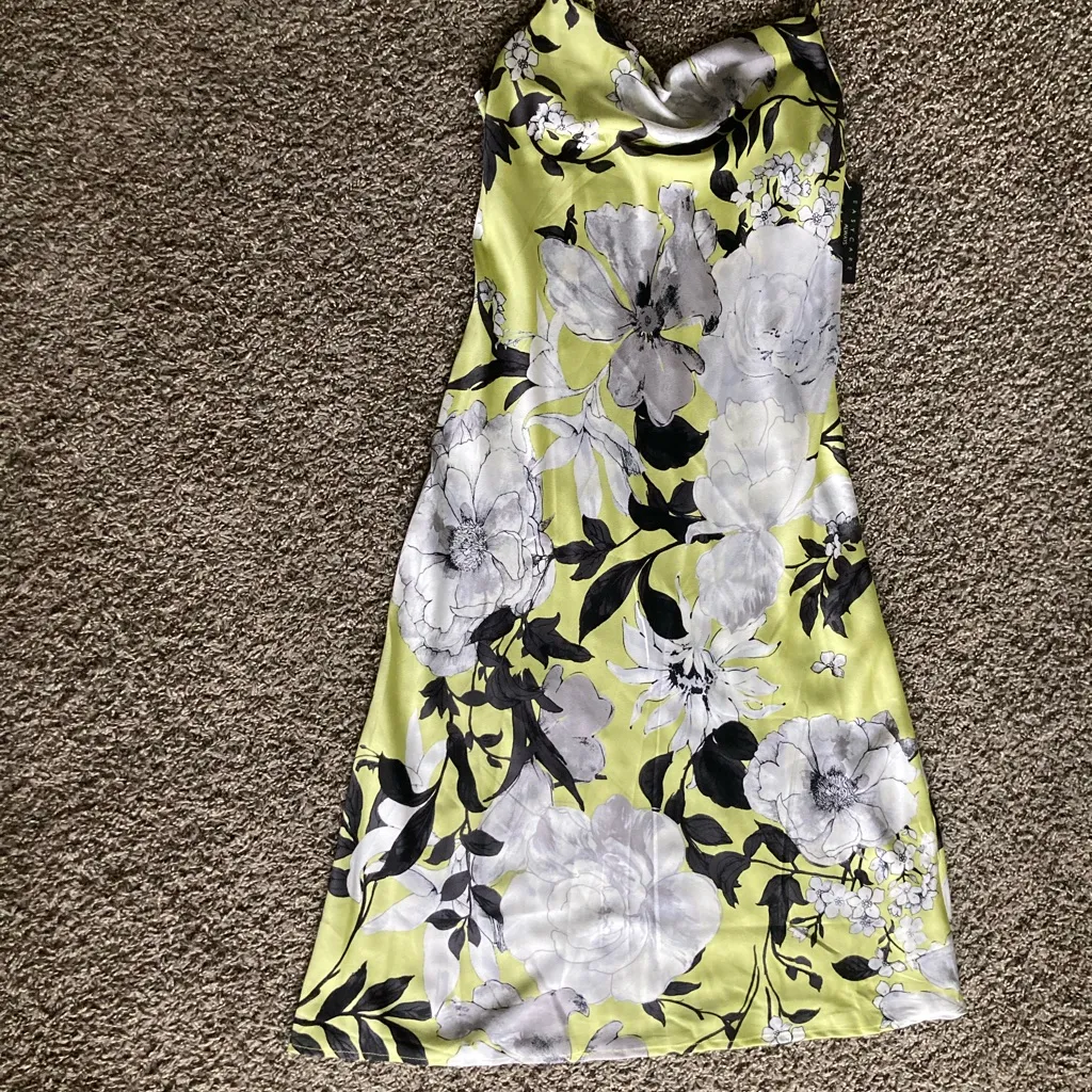 Sara Michelle Floral Cowl Neck Satin Slip Maxi Dress NWT Yellow Size M - Image 2