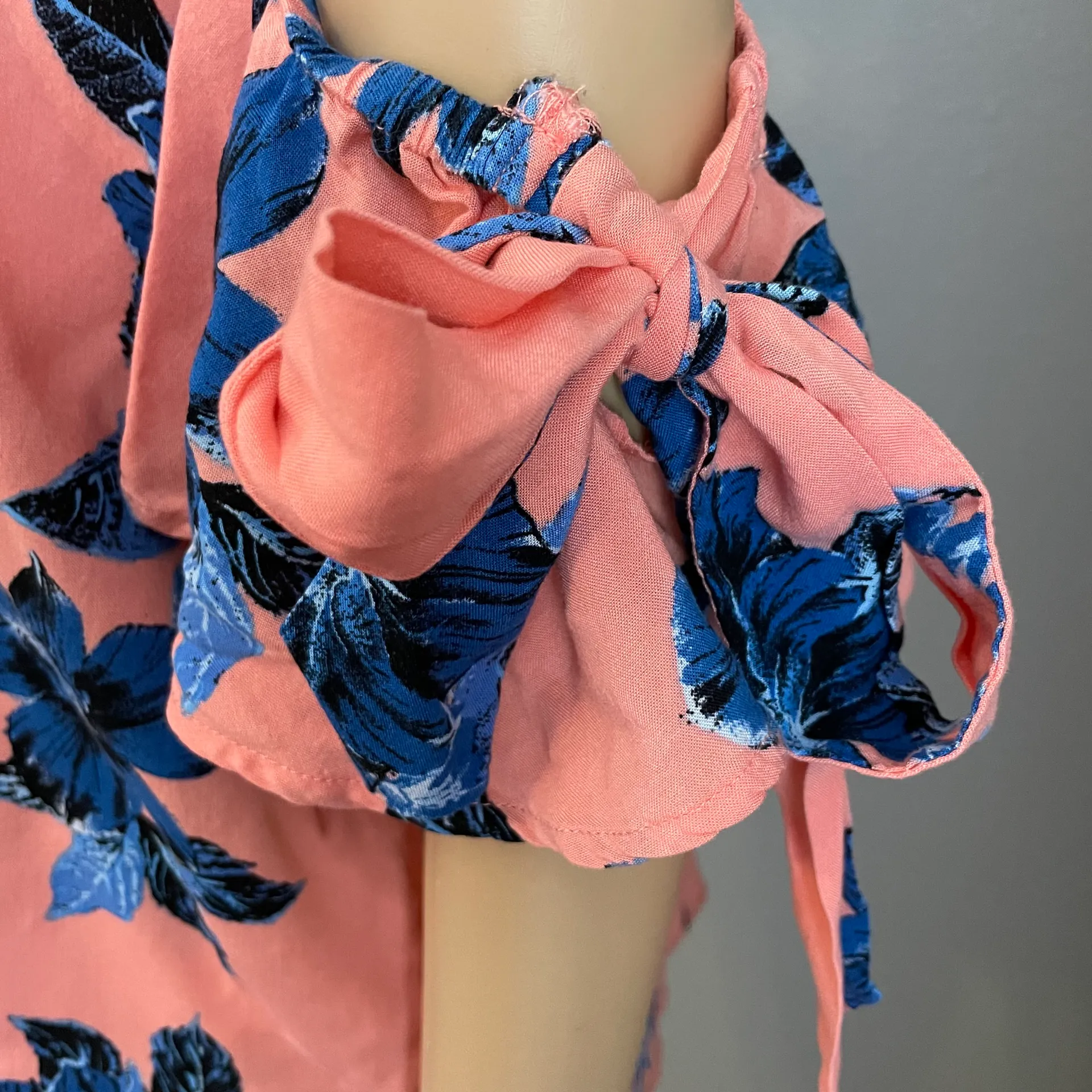 Gypsies & Moondust Off The Shoulder Coral Blue White Blouse Size Large - Image 5