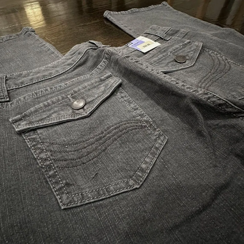 Lee midrise ultra stretch bootcut jeans NWT Size 10 - Image 4