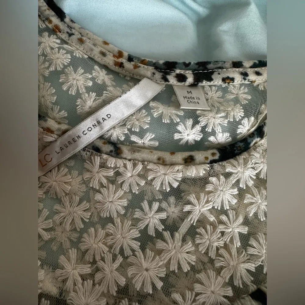 LC Lauren Conrad Top with Daisy White Lace Yoke. Mini Floral Print. Soft, Flowy. - Image 7