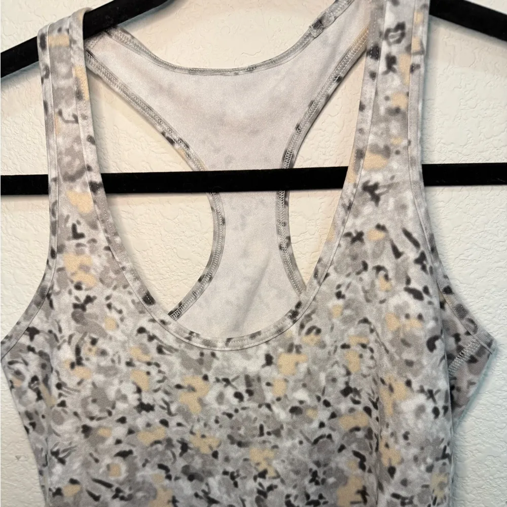 Lululemon Cool Racerback Tank Top Not So Petite Fleur Silver Spoon Size 6 - Image 4