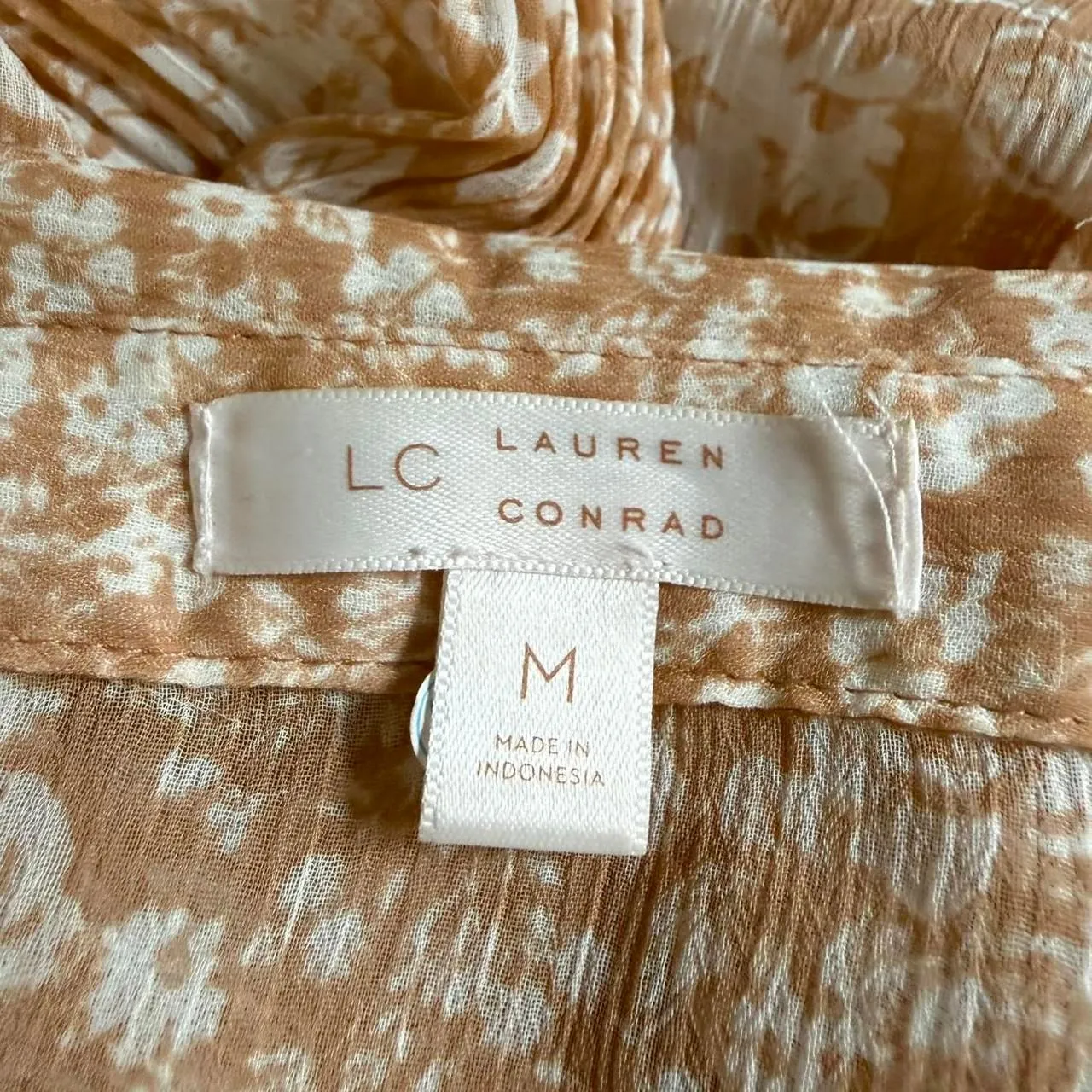 LC Lauren Conrad M Flowy Cottagecore Floral Peasant Blouse Tie Neck - Image 5