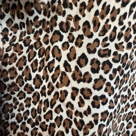 Talbots Leopard Print Button-Down Shirt – Stretch Cotton – Size M‎ (Bust 38) - Image 4