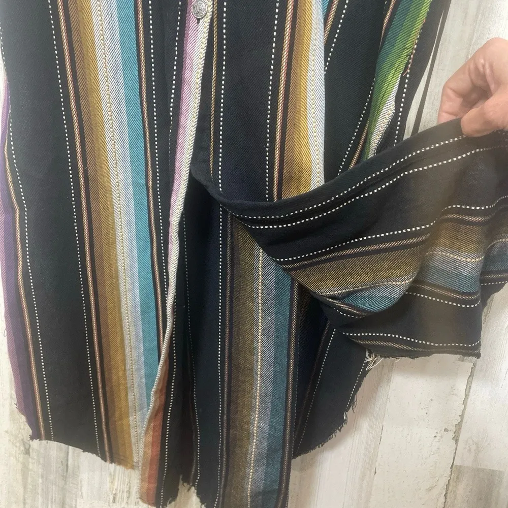 L & B Lucky & Blessed Serape Button Up size M Lace Up‎ Western Rodeo Size M - Image 10