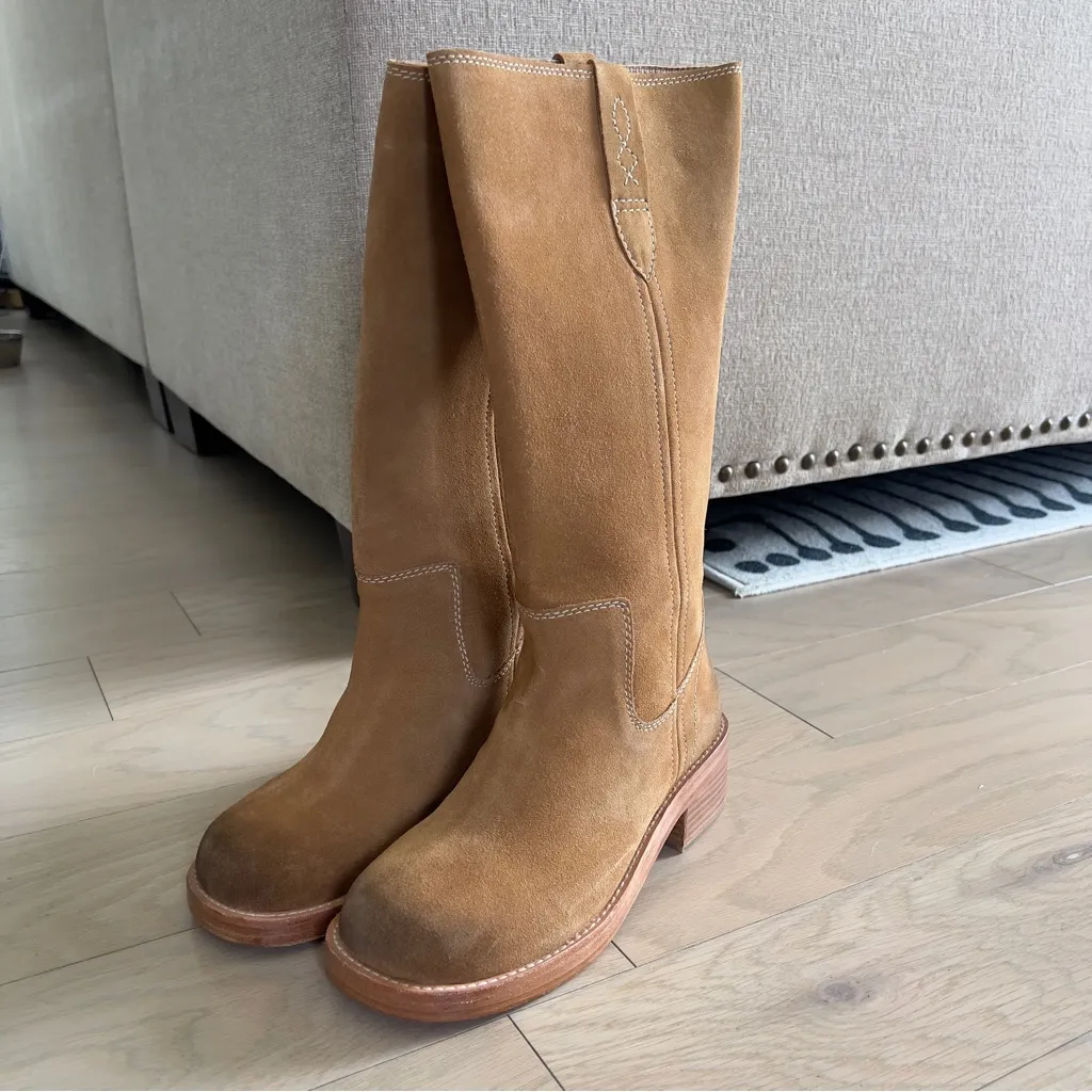NWOB Free People Blaze Suede Pull On Boot in Toffee Suede - Image 4