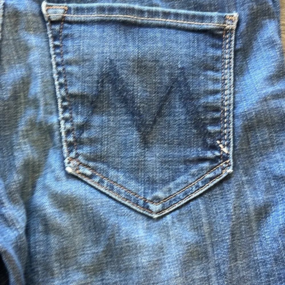 MOTHER "The Looker" jeans in Slow Ride wash. Size 27 Blue - Image 4
