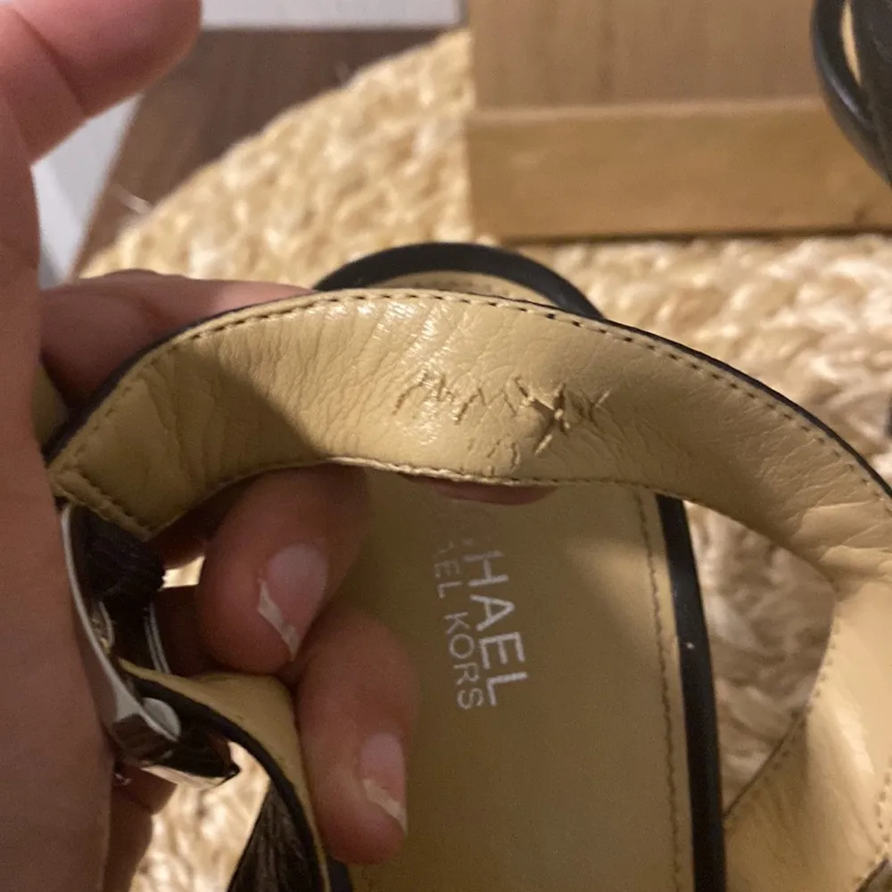 Michael Kors womens black high heels size 9.5 - Image 8