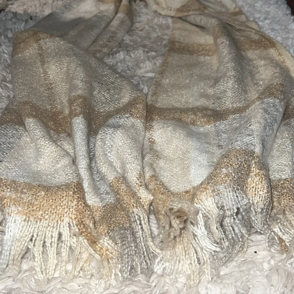 NWOT banana republic plaid scarf - Image 2