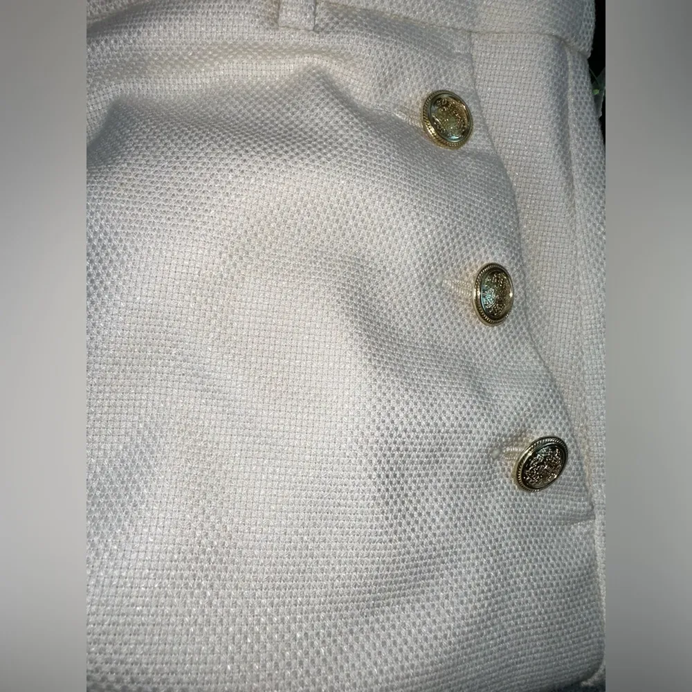 H&M textured shorts new with tags SIZE 14 beige in color - Image 4