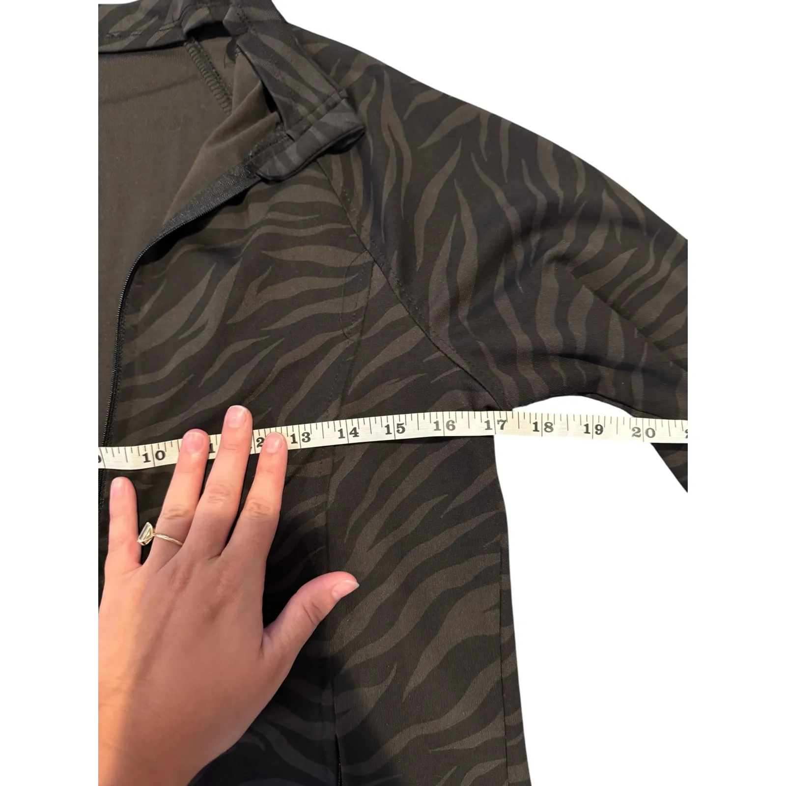 RBX Active Zebra Print Jacket Small Women’s Full Zip Long Sleeve Black Workout - Image 9