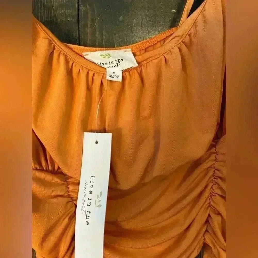 Live in the Moment Orange Ruched Spaghetti Strap Crop Top Size M A49 - Image 3