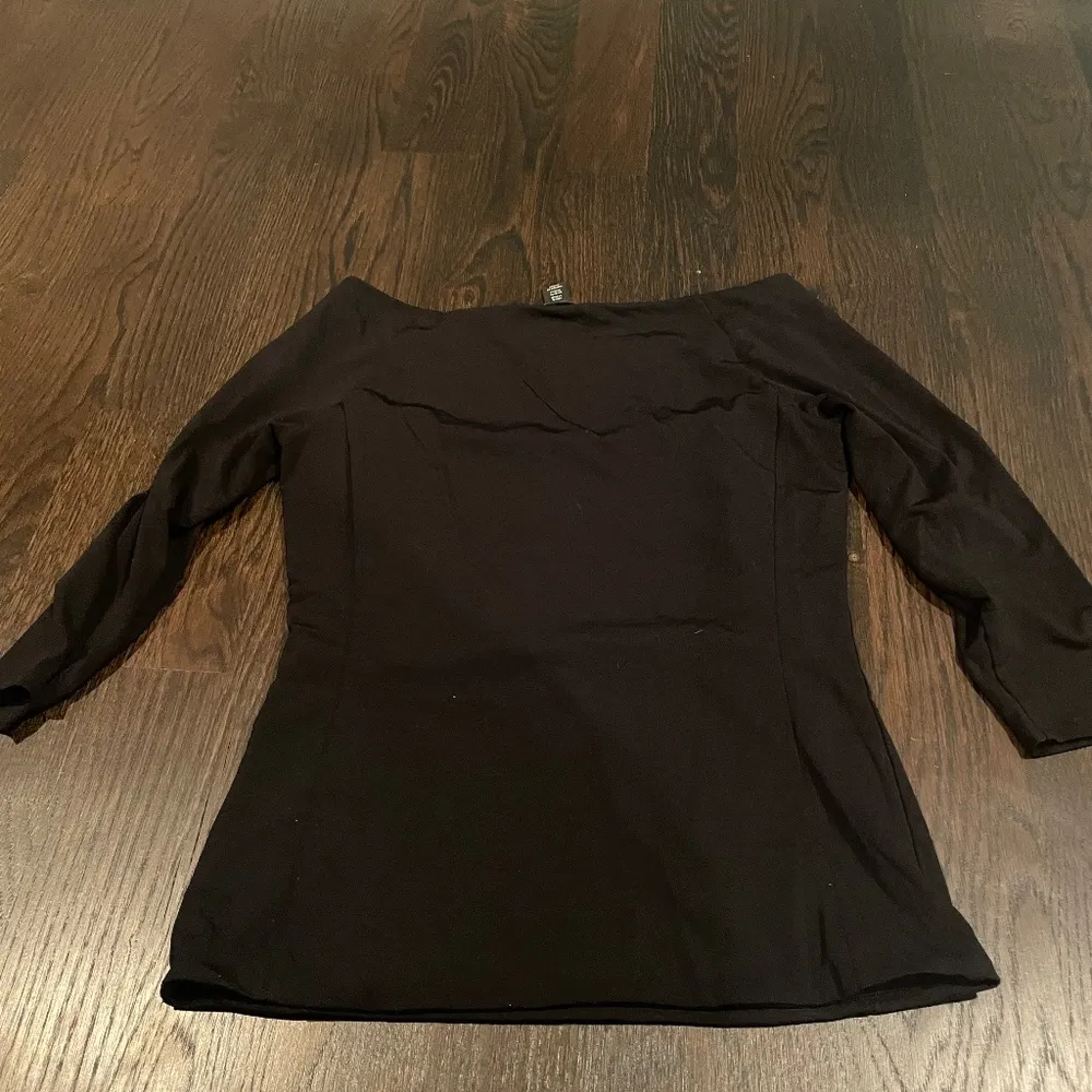 White House Black Market Black Top - Image 3