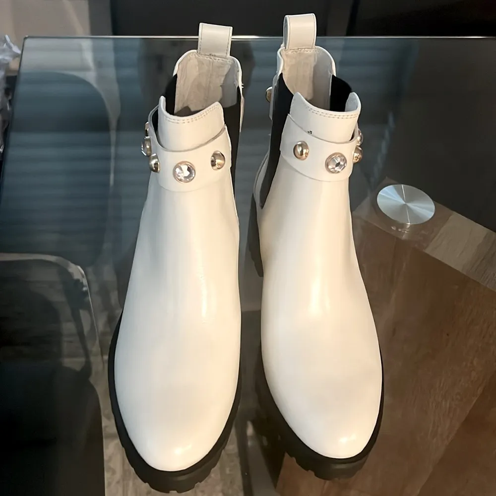 Karl Lagerfeld Paris Porshay Lug Sole Boots in Bone/White, Size 39 New w/o Box - Image 6