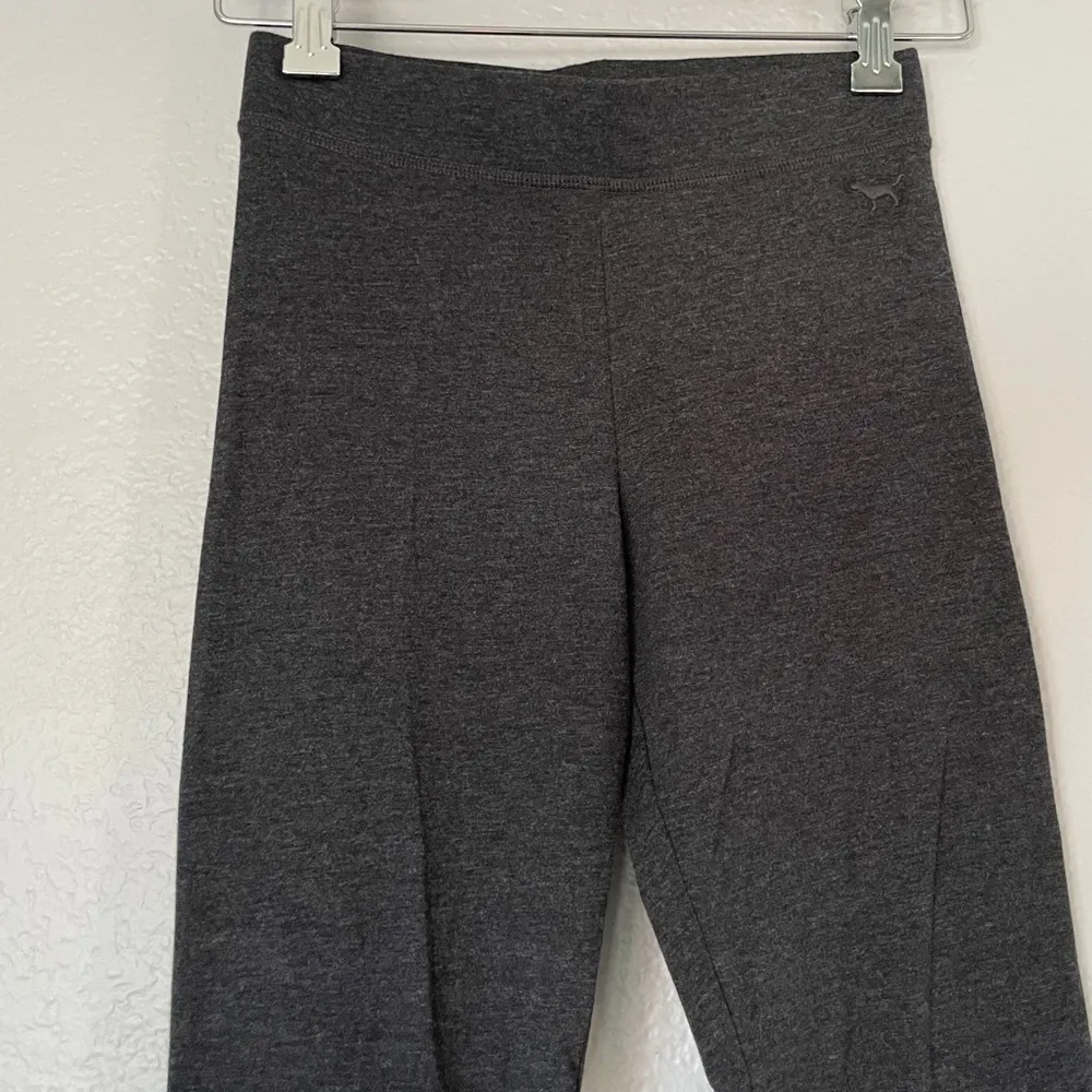 𝅺PINK VICTORIA’S SECRET Essential Leggings Dark Gray XS - Image 3