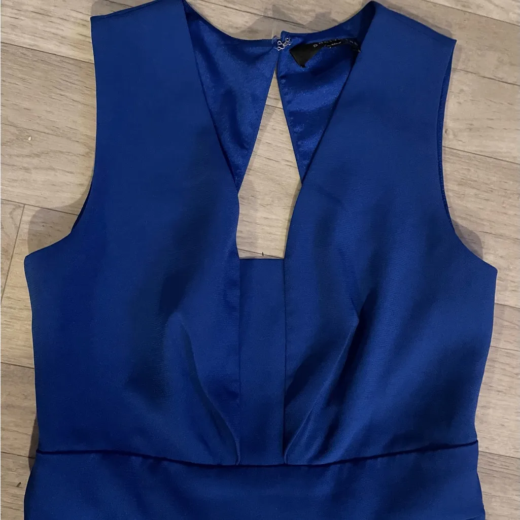 Adelyn Rae blue v neck tapered skirt romper keyhole back medium - Image 3