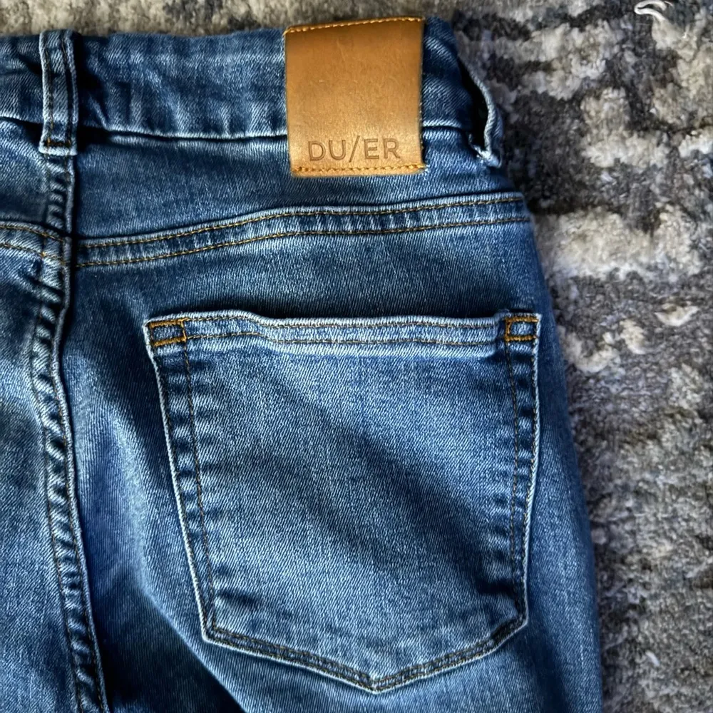 DU/ER Four Way Flex Skinny Jeans Size 26 - Image 6